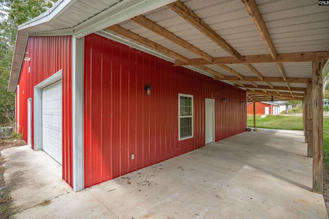 132 Pembroke Lane  Photo 4