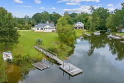 223 Lakewood Drive photo 4