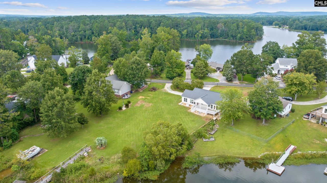 223 Lakewood Drive Photo 6