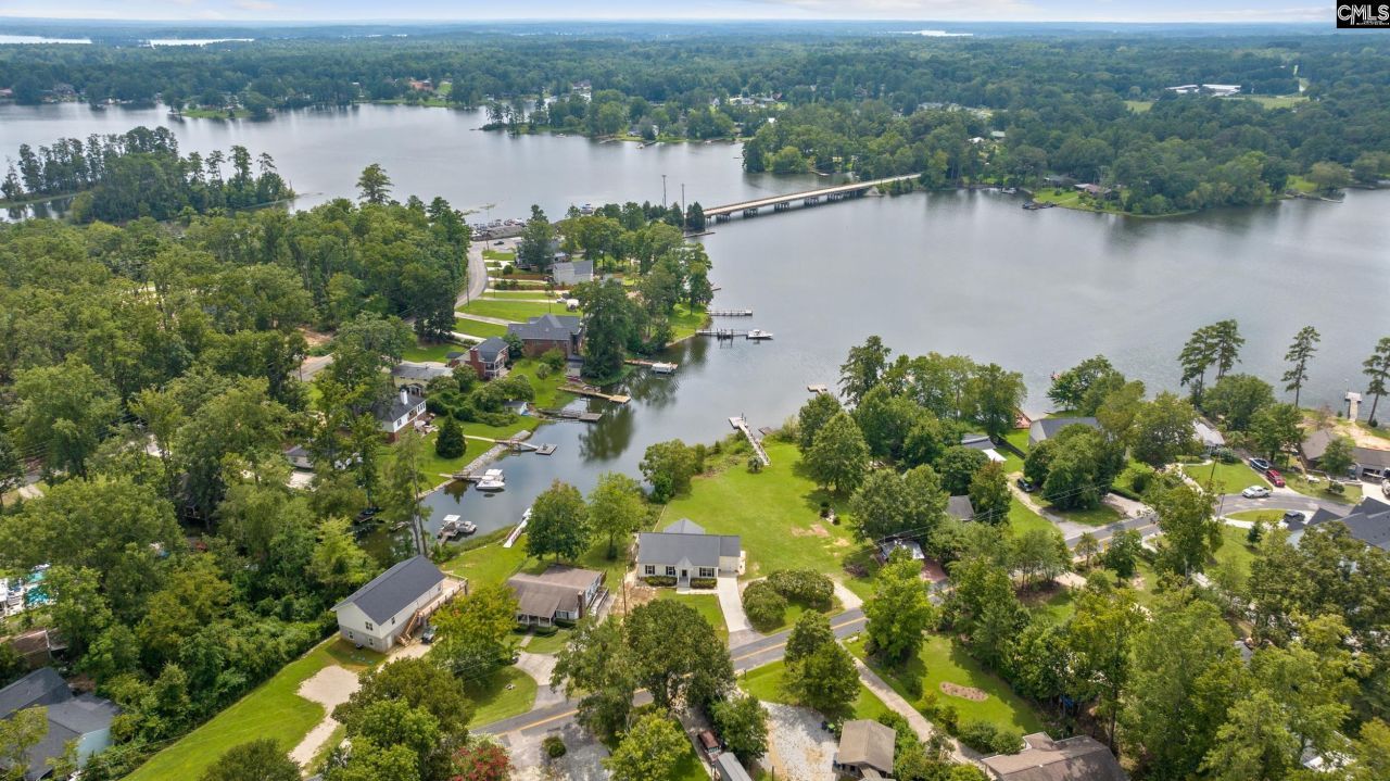 223 Lakewood Drive Photo 9