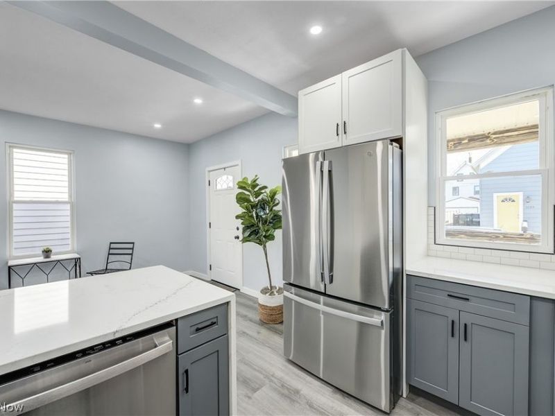 3290 W 23rd Place, Cleveland, OH 44109 Photo 13