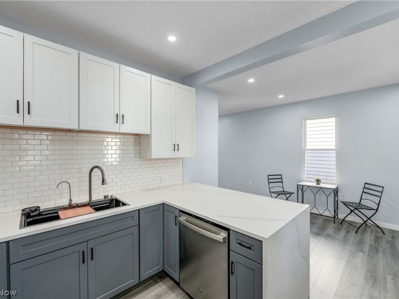 3290 W 23rd Place, Cleveland, OH 44109 Photo 16