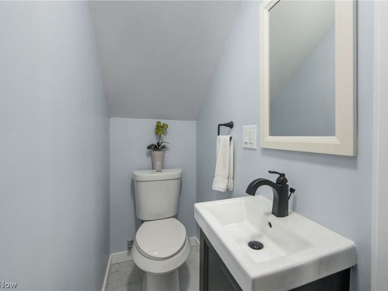 3290 W 23rd Place, Cleveland, OH 44109 Photo 24