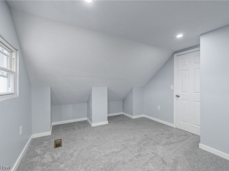 3290 W 23rd Place, Cleveland, OH 44109 Photo 38