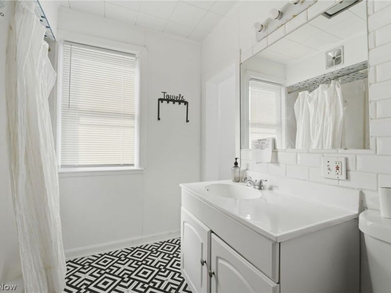 3702 W 15th Street, Cleveland, OH 44109 Photo 36