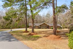 108 Coy Court photo 4