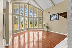 108 Coy Court photo 4