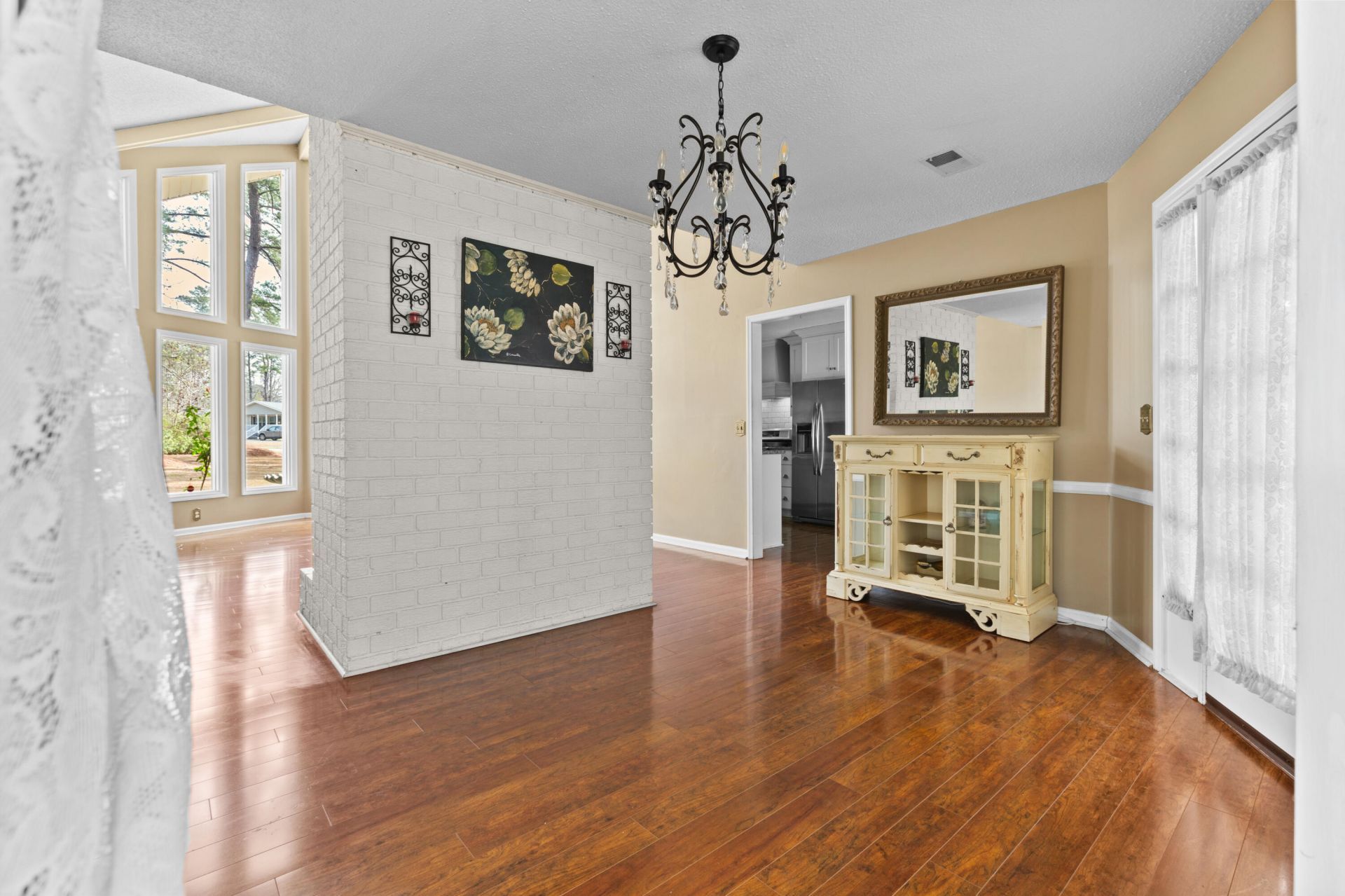 108 Coy Court Photo 6