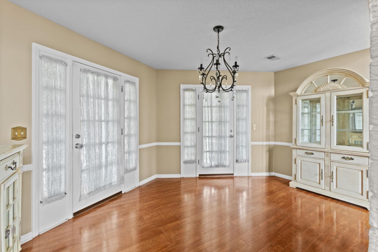 108 Coy Court Photo 8