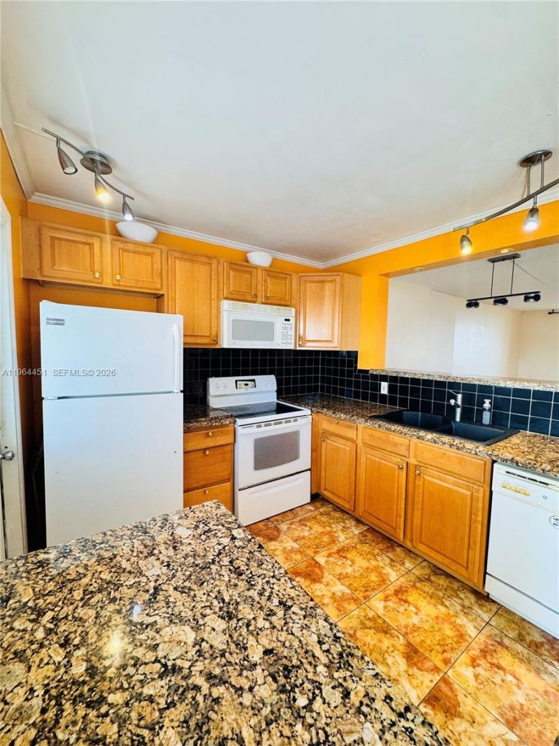 609 NE 14th Ave, Unit 706, Hallandale Beach, FL 33009 Photo