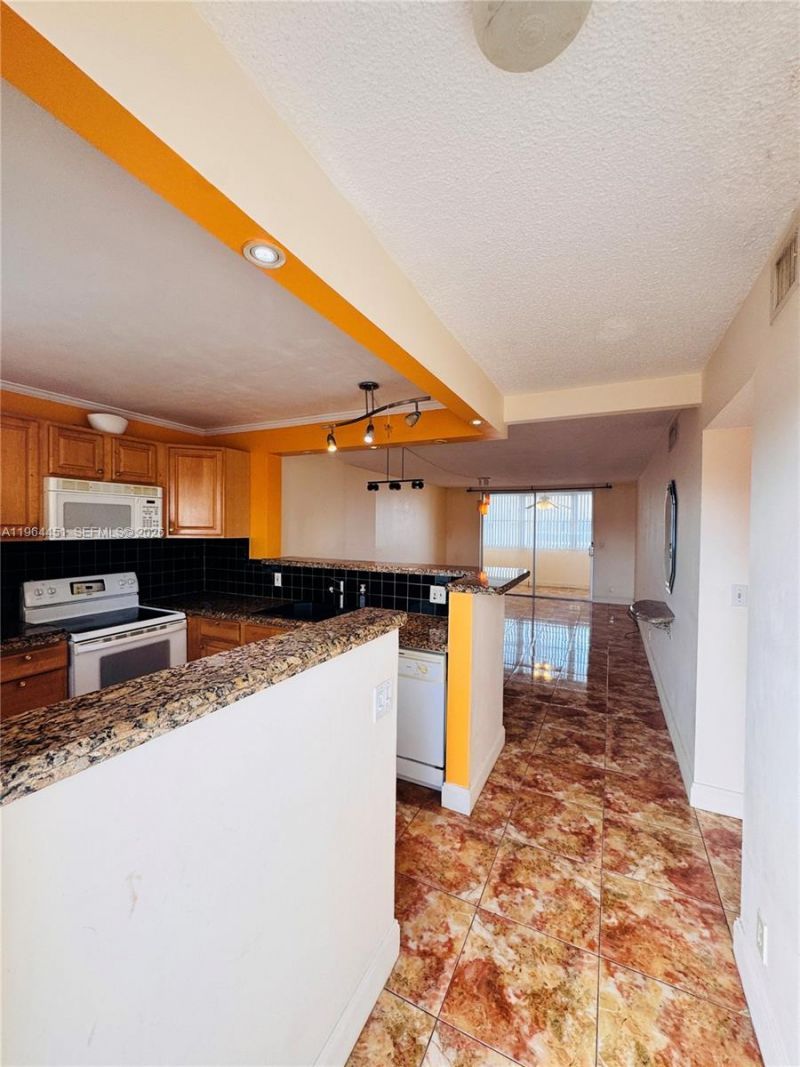 609 NE 14th Ave, Unit 706, Hallandale Beach, FL 33009 Photo
