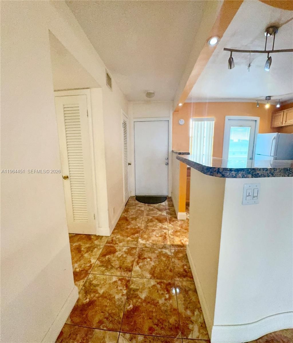 609 NE 14th Ave, Unit 706, Hallandale Beach, FL 33009 Photo