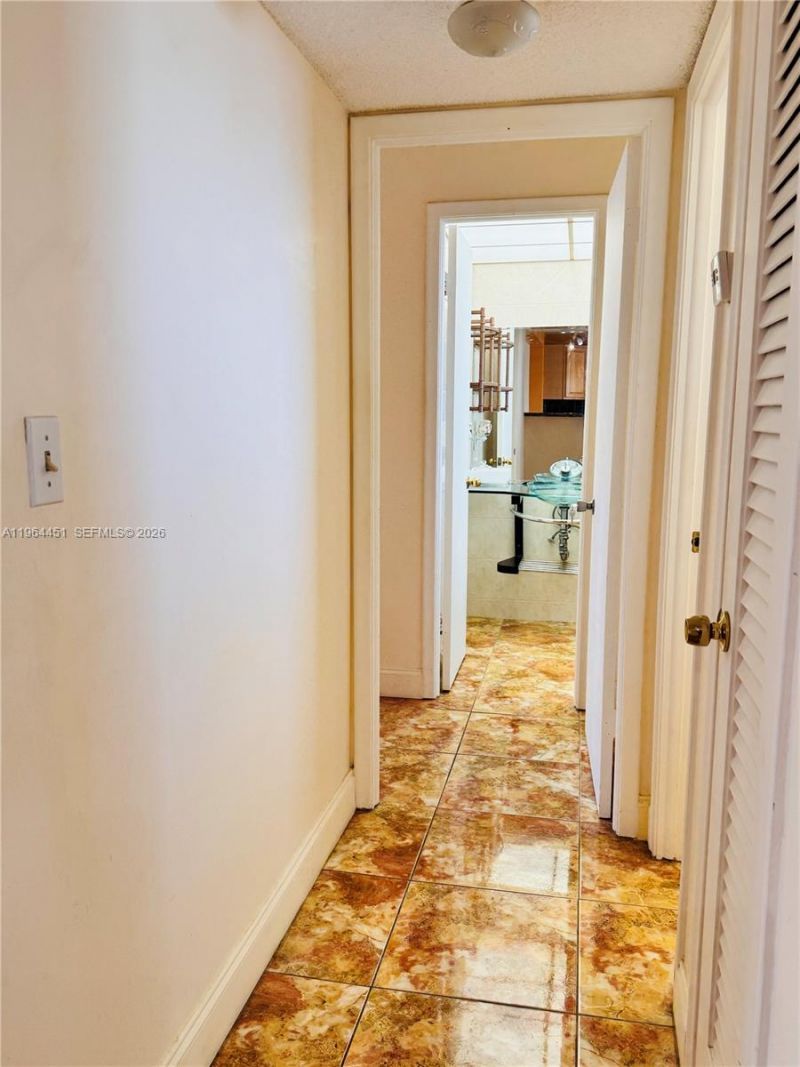 609 NE 14th Ave, Unit 706, Hallandale Beach, FL 33009 Photo