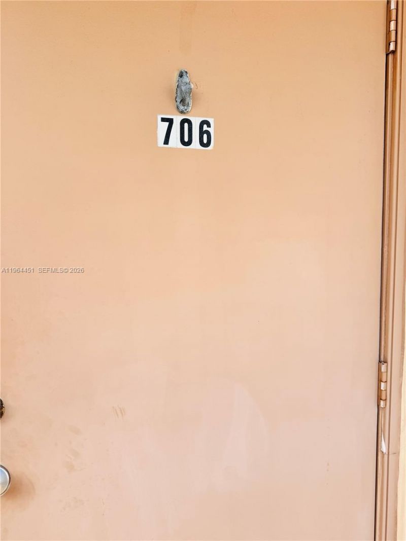 609 NE 14th Ave, Unit 706, Hallandale Beach, FL 33009 Photo