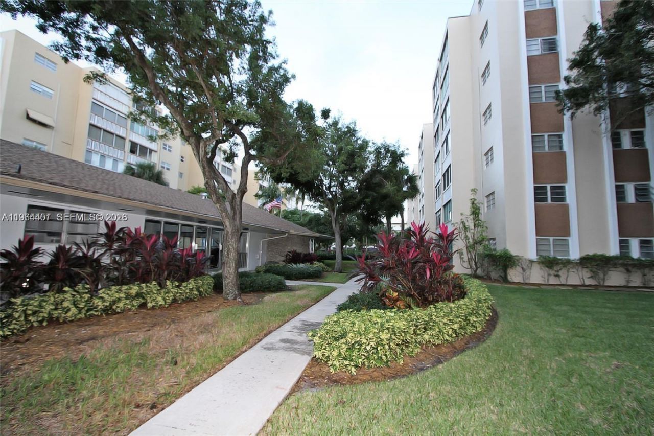 609 NE 14th Ave, Unit 706, Hallandale Beach, FL 33009 Photo