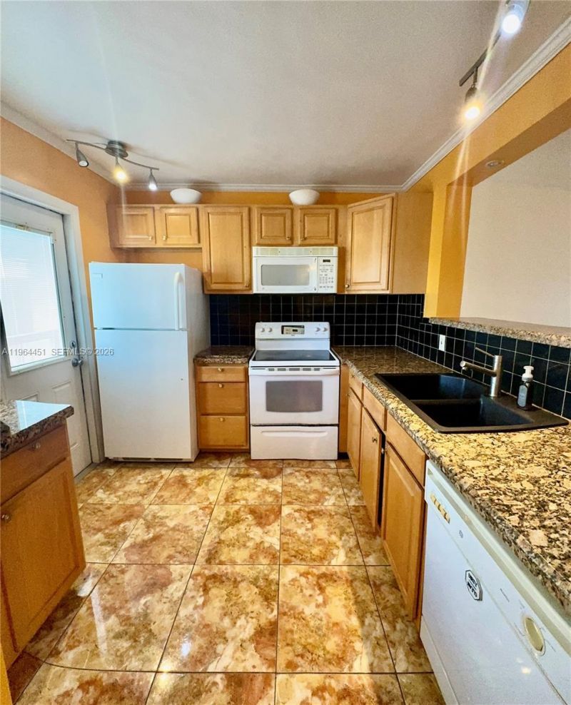 609 NE 14th Ave, Unit 706, Hallandale Beach, FL 33009 Photo