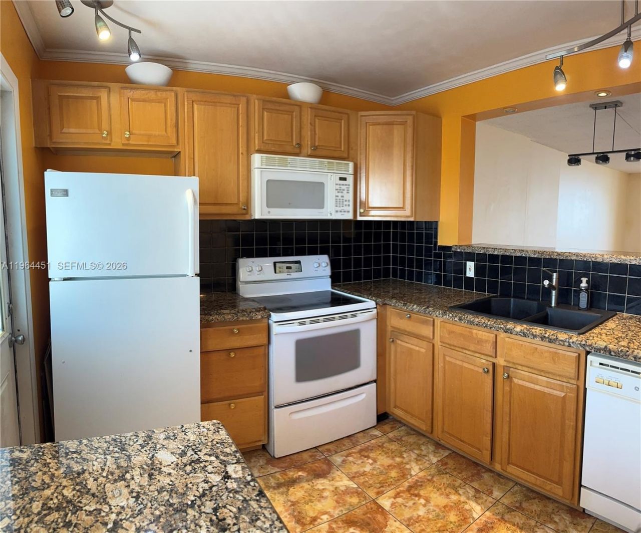 609 NE 14th Ave, Unit 706, Hallandale Beach, FL 33009 Photo
