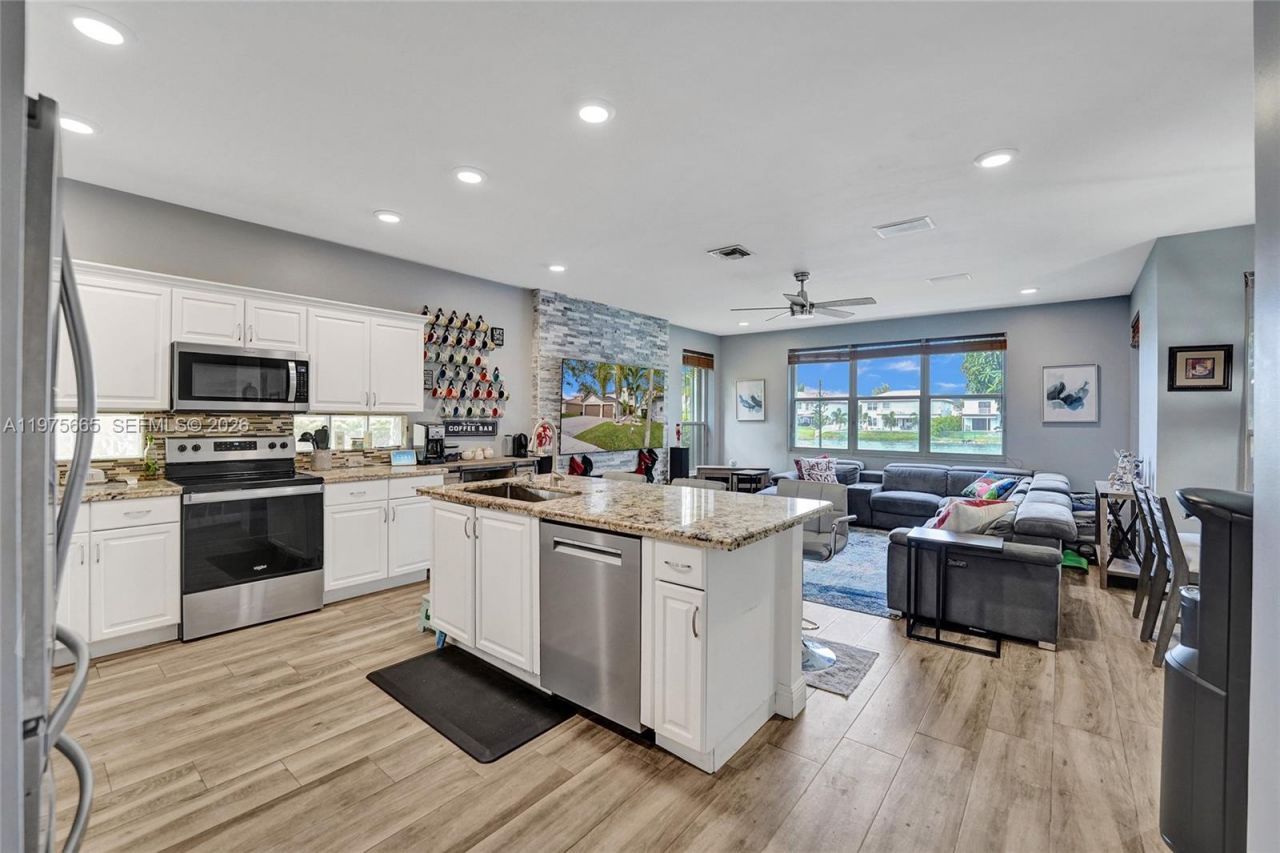 18231 SW 27th St, Miramar, FL 33029 Photo