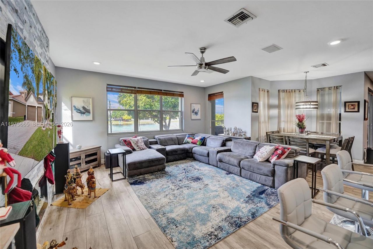 18231 SW 27th St, Miramar, FL 33029 Photo