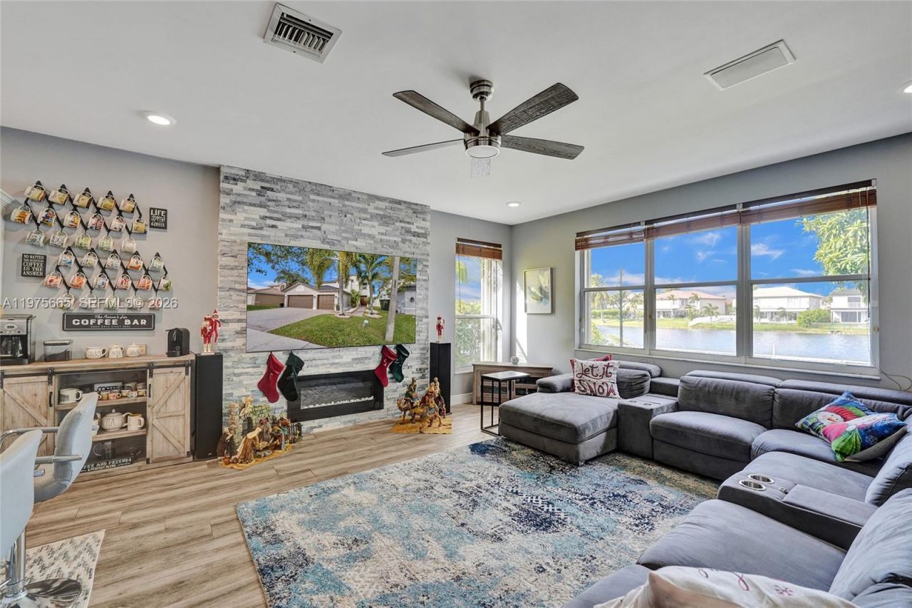 18231 SW 27th St, Miramar, FL 33029 Photo