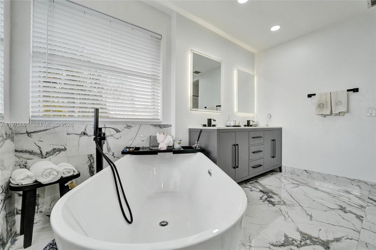 18231 SW 27th St, Miramar, FL 33029 Photo