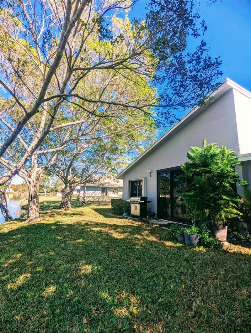 679 Racquet Club Rd , Unit 4, Weston, FL 33326 Photo