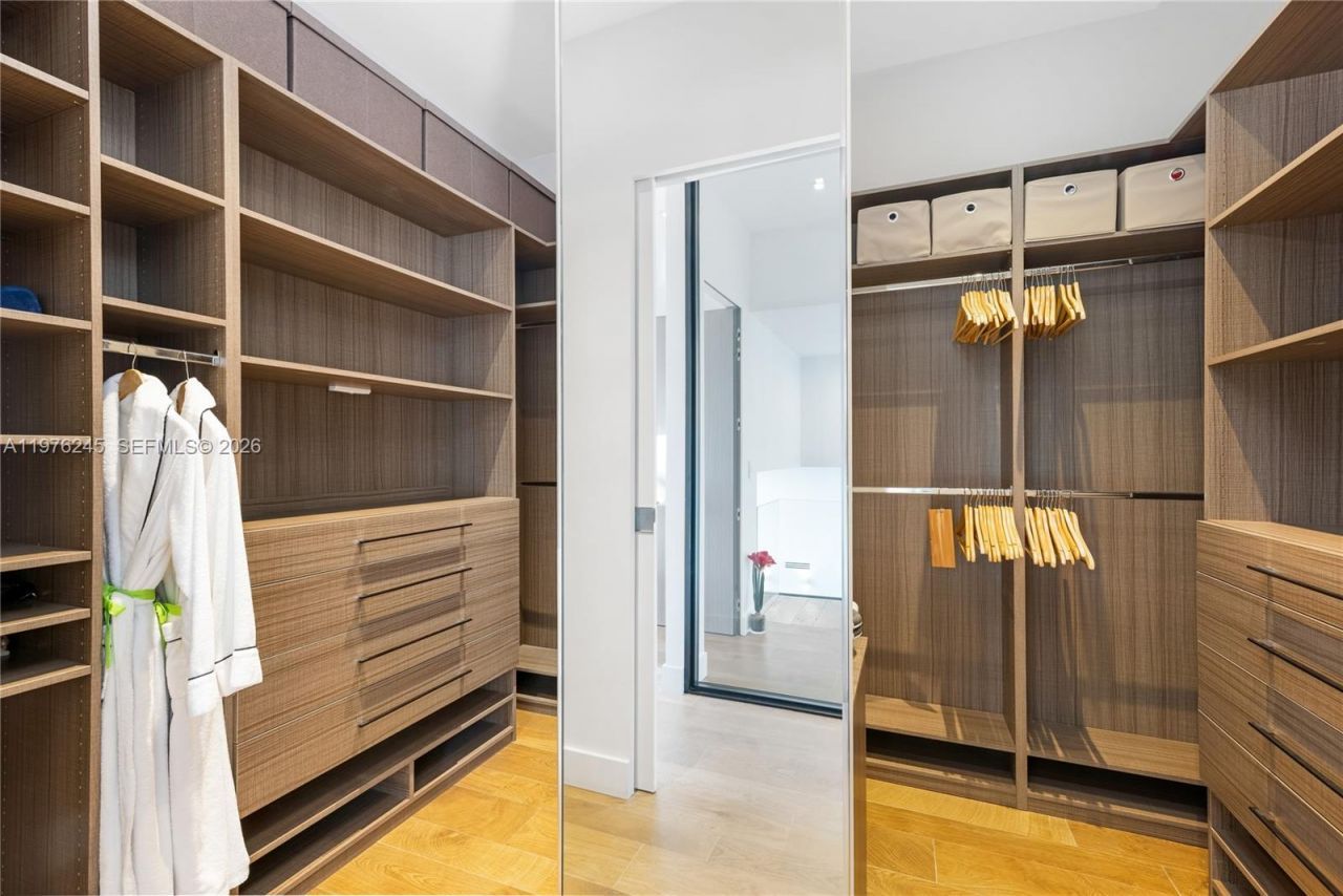 2101 NE 20th Ave, Wilton Manors, FL 33305 Photo