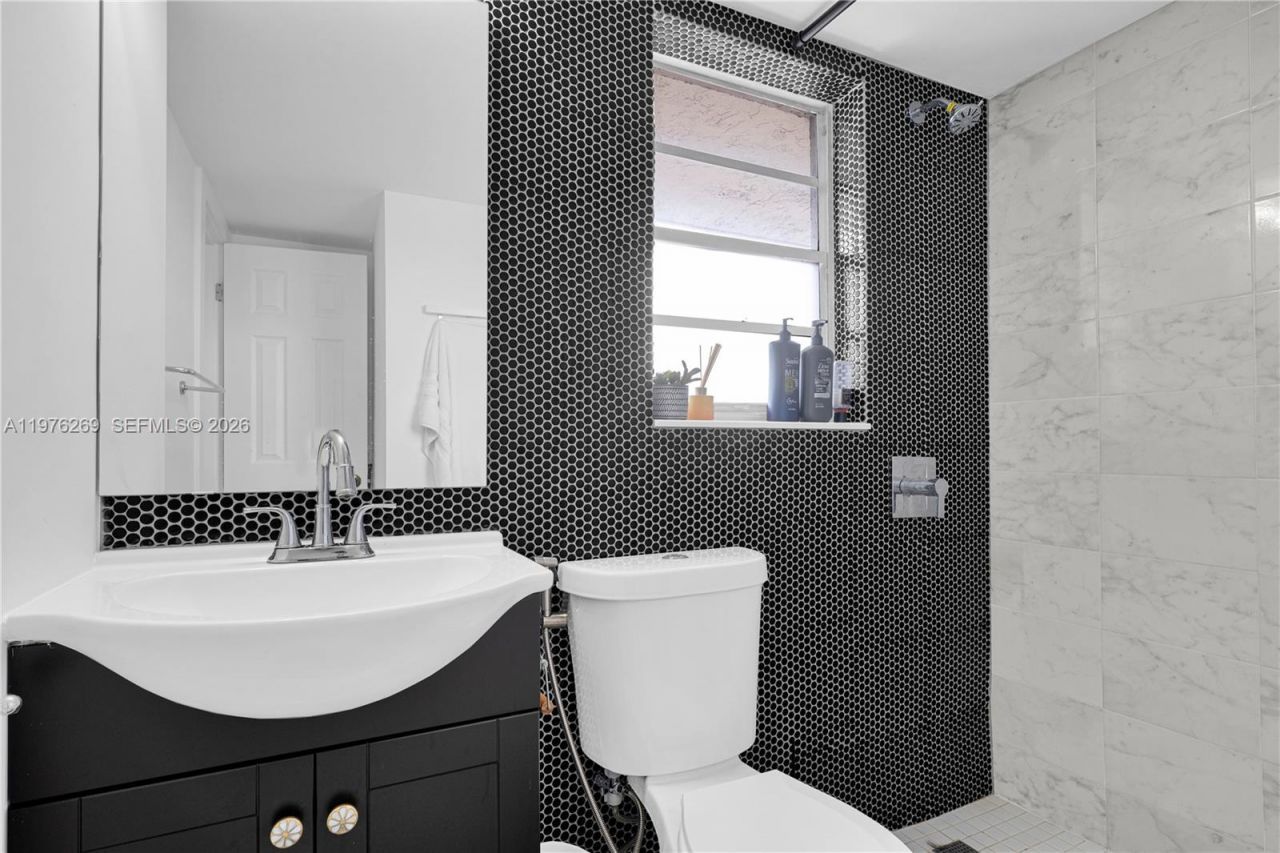 830 NW 87th Ave , Unit 406, Miami, FL 33172 Photo