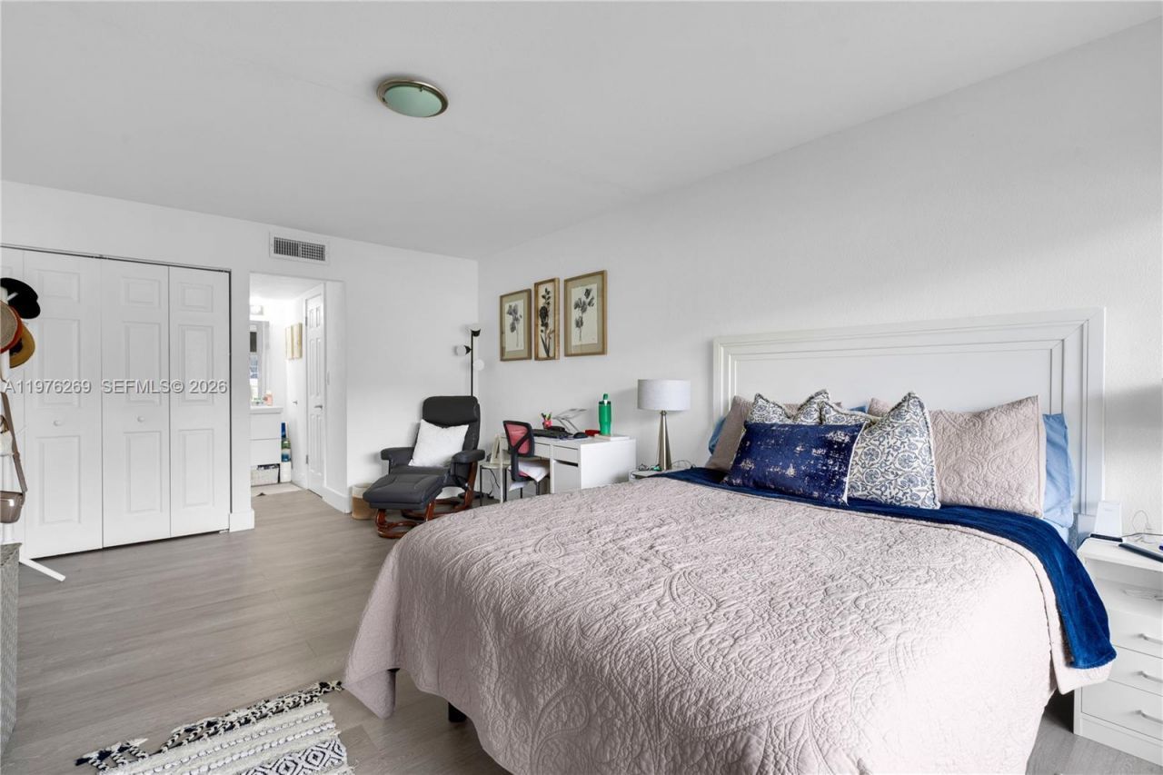 830 NW 87th Ave , Unit 406, Miami, FL 33172 Photo