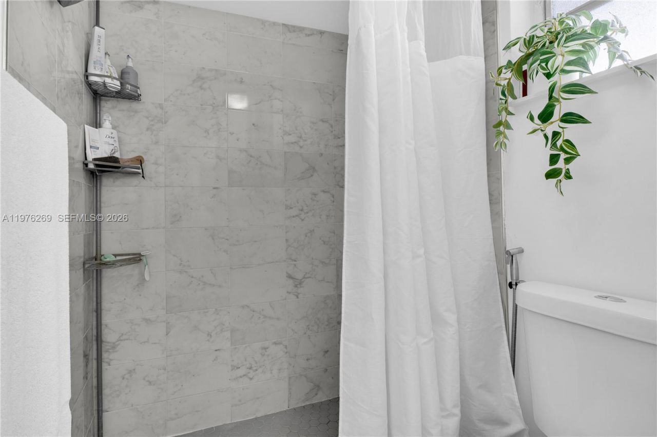 830 NW 87th Ave , Unit 406, Miami, FL 33172 Photo