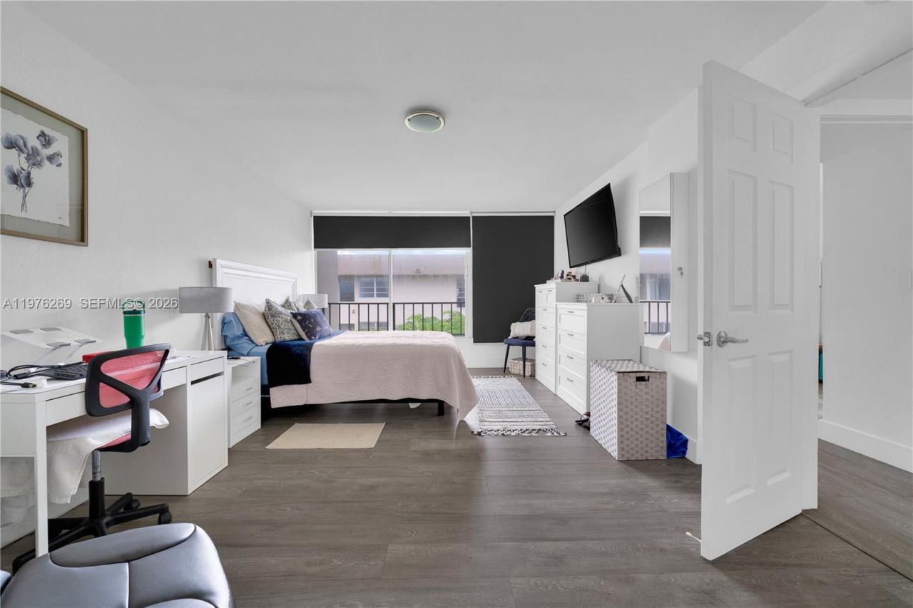 830 NW 87th Ave , Unit 406, Miami, FL 33172 Photo