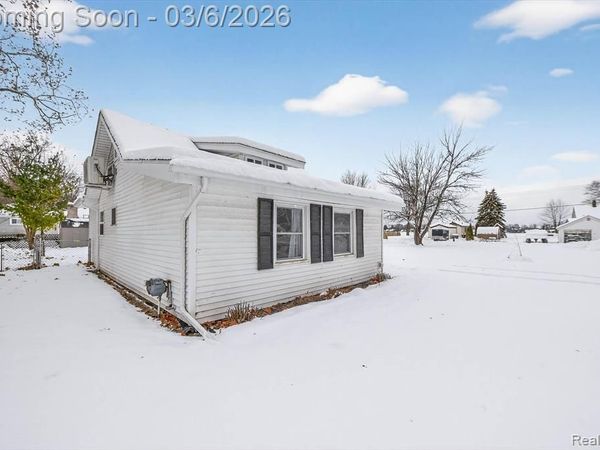 2754 Fishermans Drive, Highland Twp, MI 48356