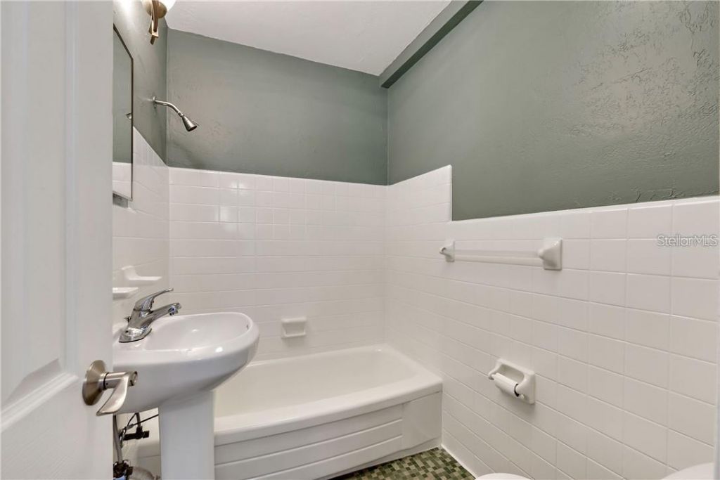 3315 58th Avenue S, Unit 615, Saint Petersburg, FL 33712 Photo