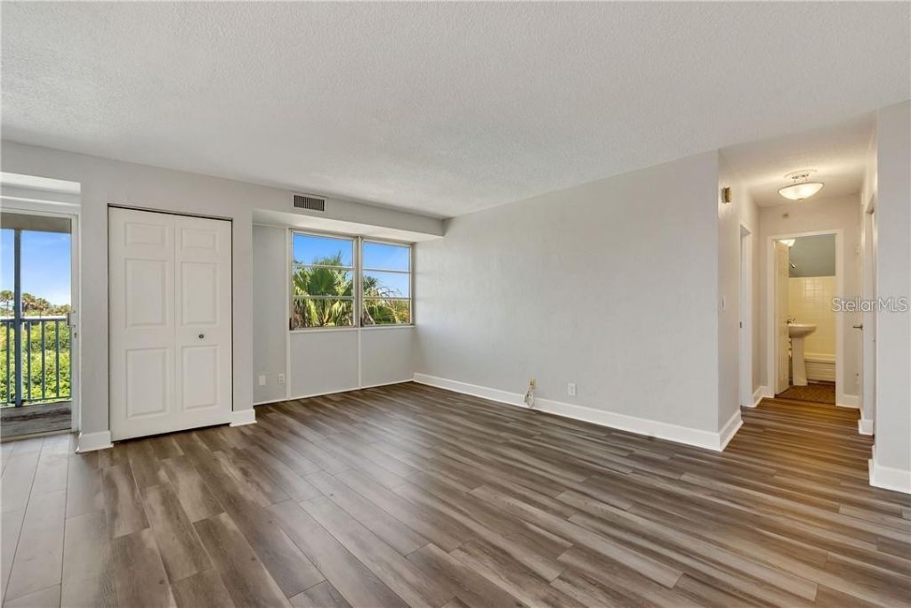 3315 58th Avenue S, Unit 615, Saint Petersburg, FL 33712 Photo