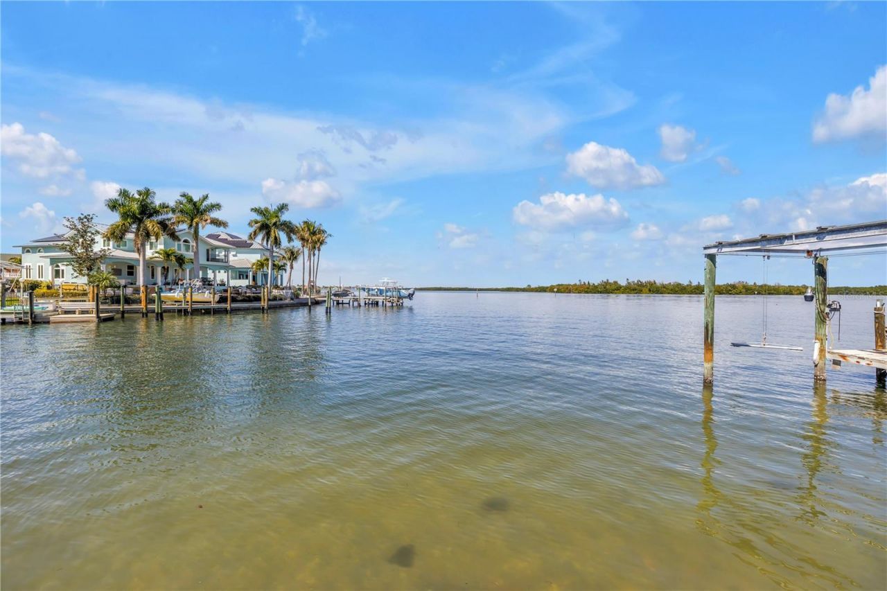 2129 Bayou Grande Boulevard Ne, Saint Petersburg, FL 33703 Photo