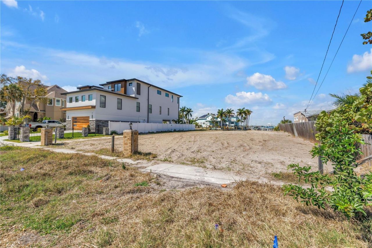 2129 Bayou Grande Boulevard Ne, Saint Petersburg, FL 33703 Photo