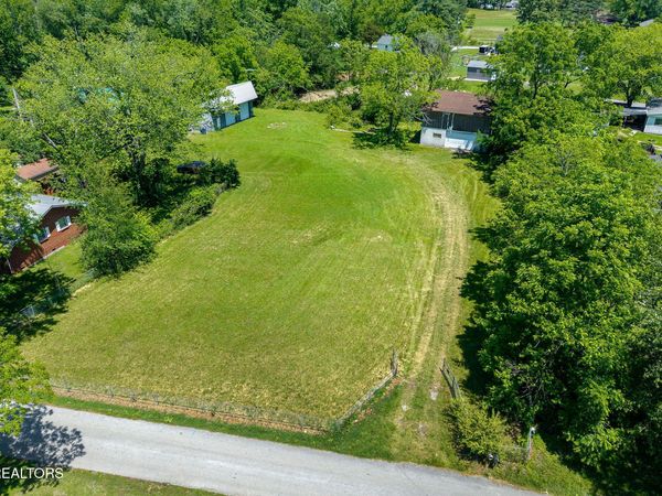 214 S 5th Ave, Baxter, TN 38544