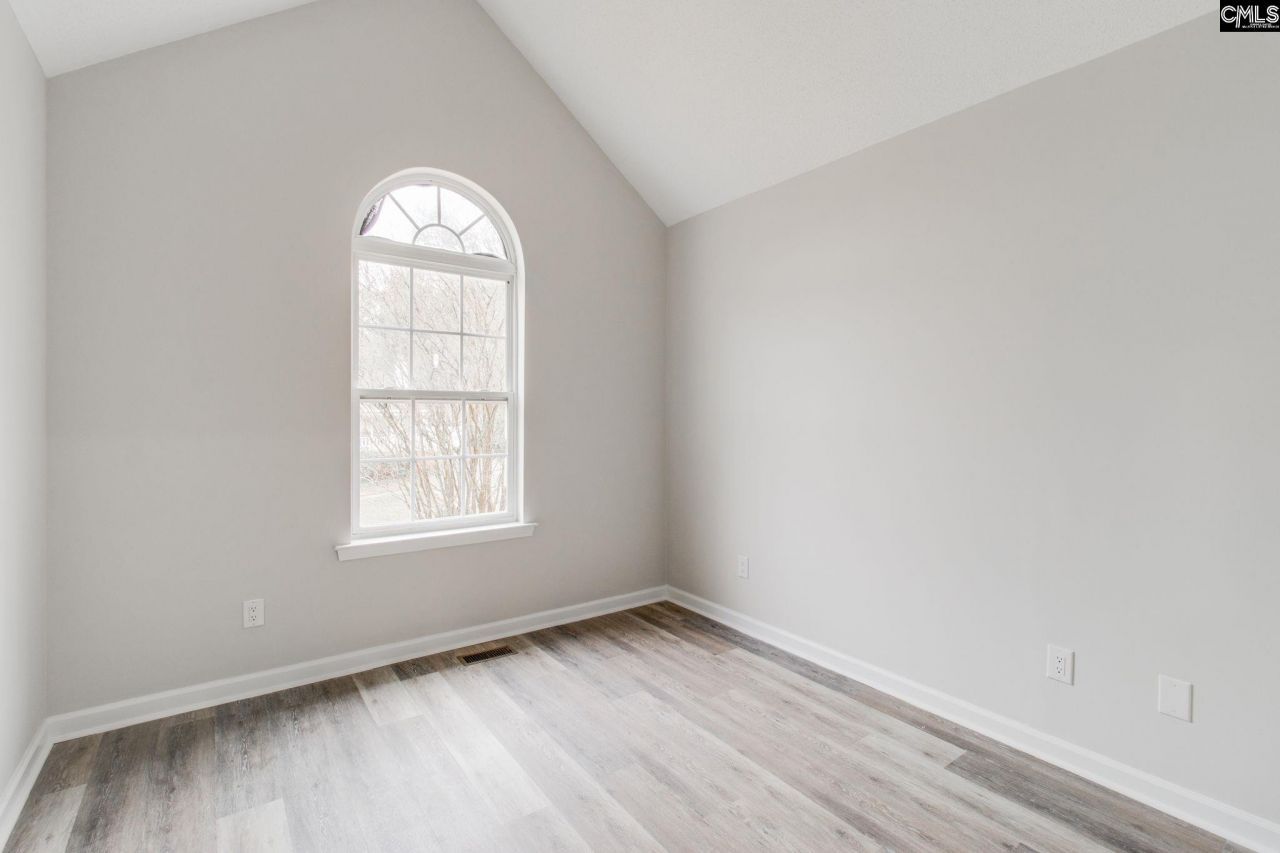 112 Tangleworth Road  Photo 20