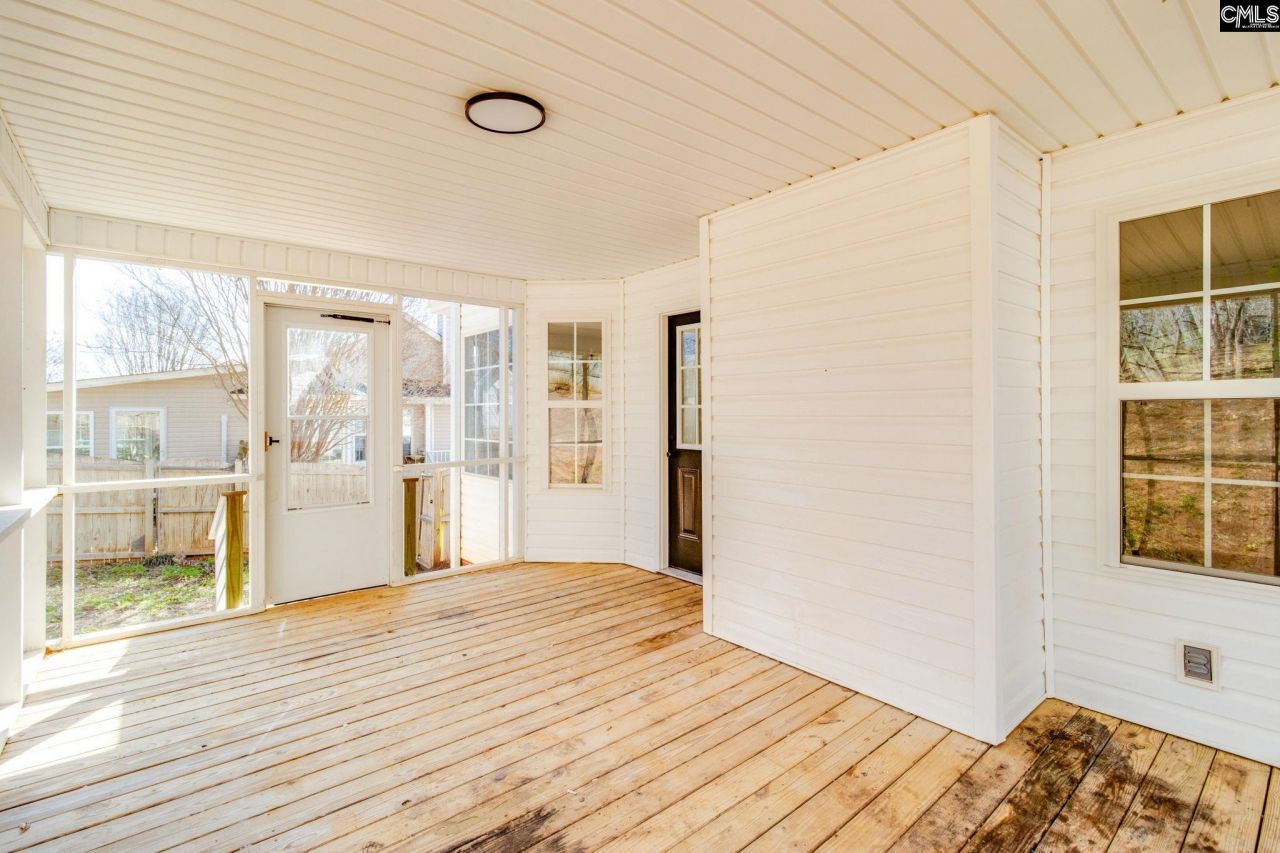 112 Tangleworth Road  Photo 24