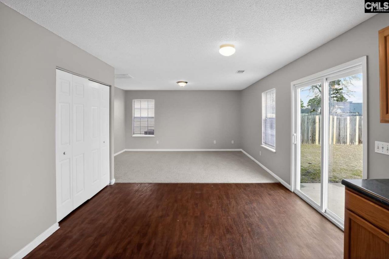 141 Fox Grove Circle  Photo 9