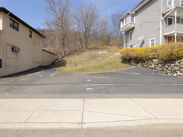 42 Wayne Avenue, Suffern, NY 10901