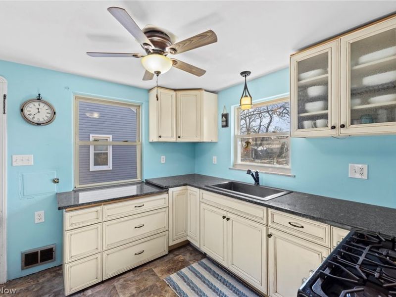 4115 Sheraton Drive , Parma, OH 44134 Photo 15