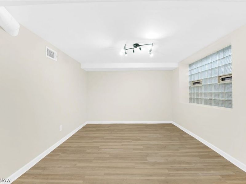 8612 W Moreland Road, Parma, OH 44129 Photo 32