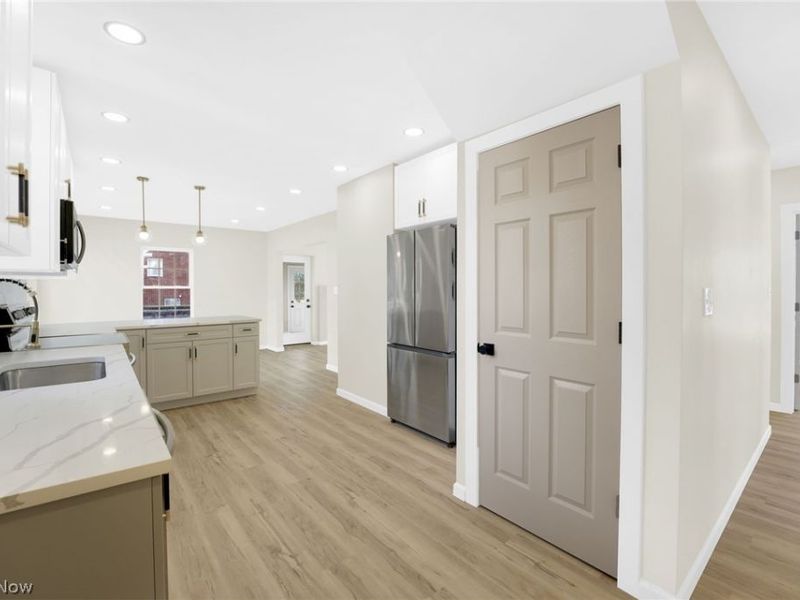 8612 W Moreland Road, Parma, OH 44129 Photo 8