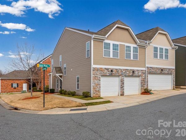 7333 Adare Mews Road, Charlotte, NC 28217