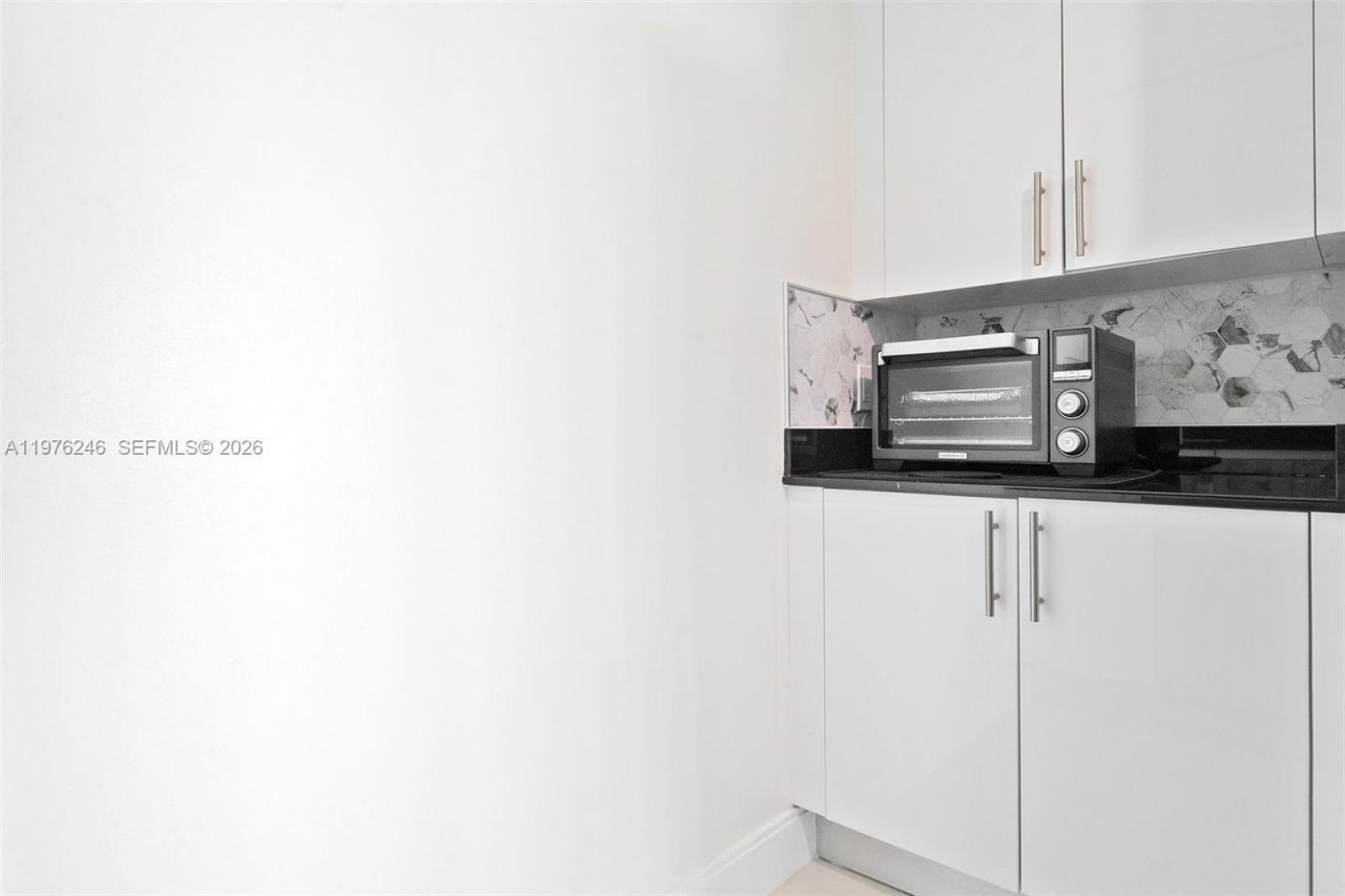 60 SW 13th St, Unit 3603, Miami, FL 33130 Photo