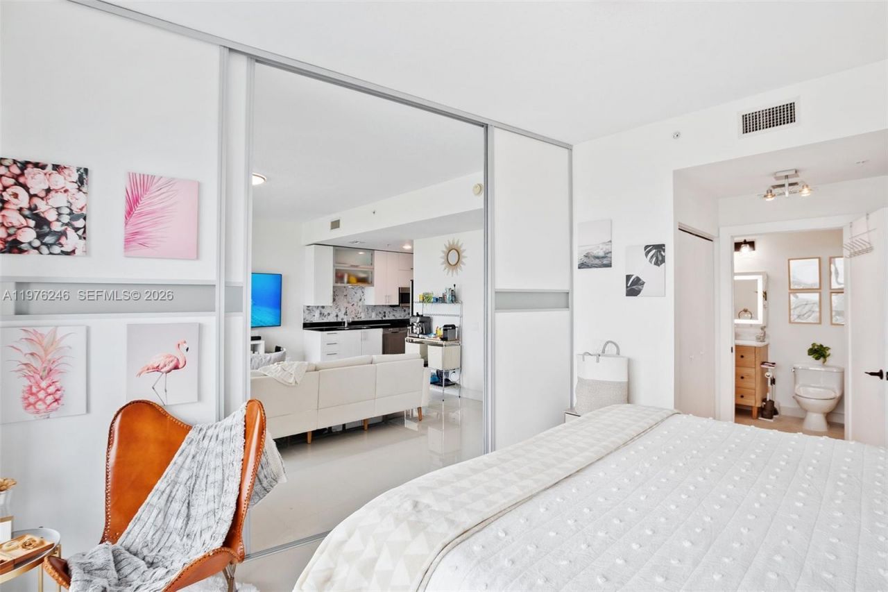 60 SW 13th St, Unit 3603, Miami, FL 33130 Photo