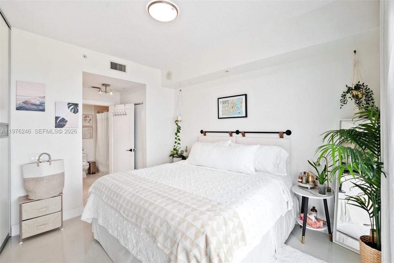 60 SW 13th St, Unit 3603, Miami, FL 33130 Photo