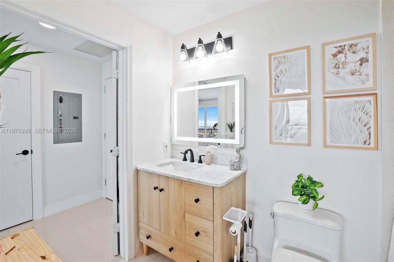 60 SW 13th St, Unit 3603, Miami, FL 33130 Photo