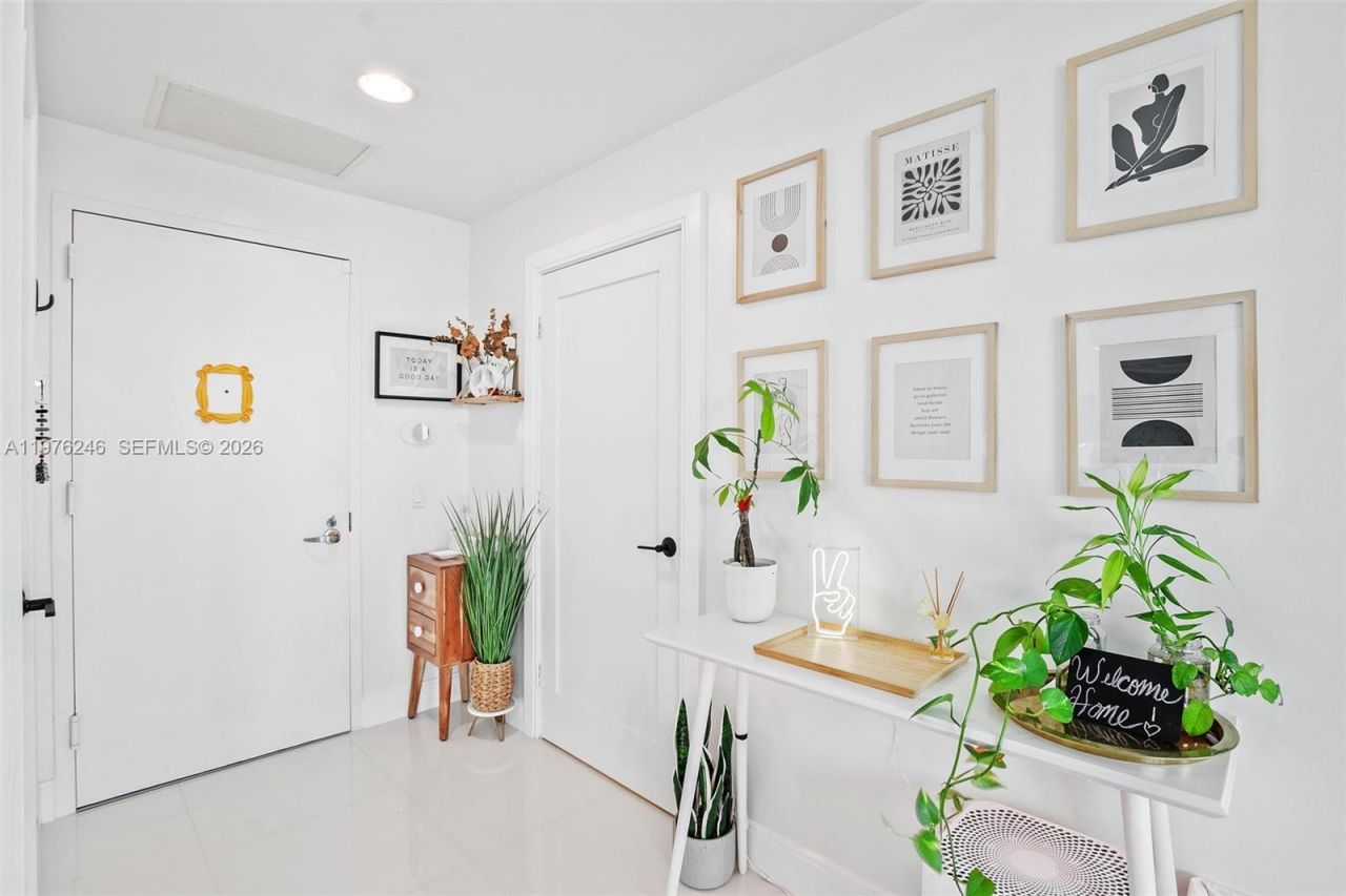 60 SW 13th St, Unit 3603, Miami, FL 33130 Photo